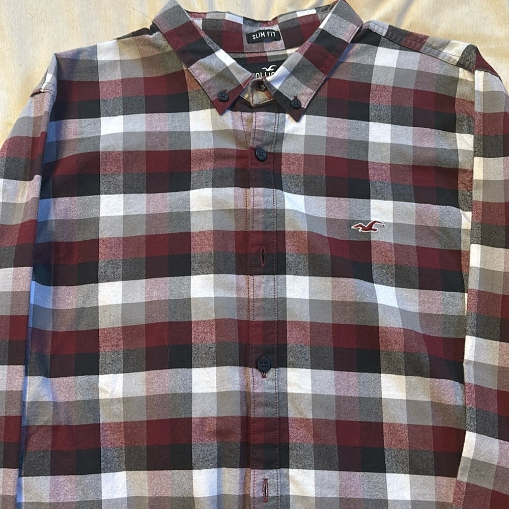 Two Men’s Hollister Epic Flex Button ups. Slim Fit and Stretch